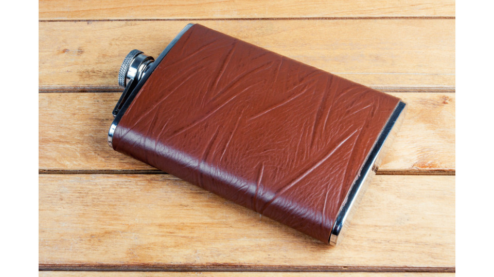 6 Advantages Of Owning A Leather Hip Flask