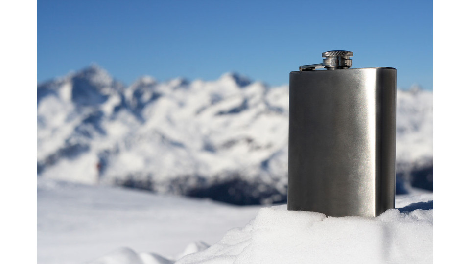 Tips For Using A Hip Flask For Skiing