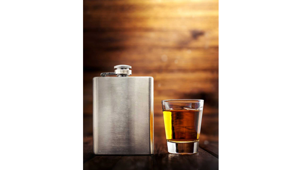How To Use A Hip Flask To Store Liquor