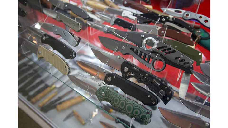 What To Look For In A Knife Display Case