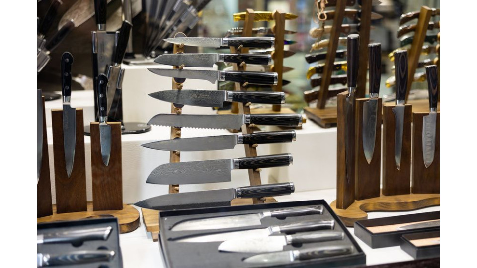  What To Look For In A Knife Display Case            